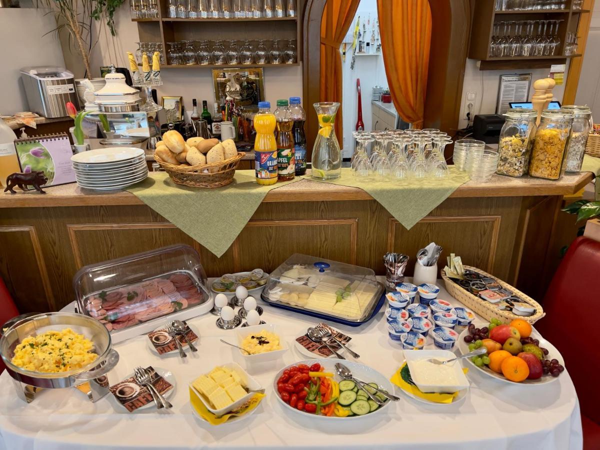 Traditionsgasthaus Goldener Loewe Riesa Restaurant & Pension Экстерьер фото